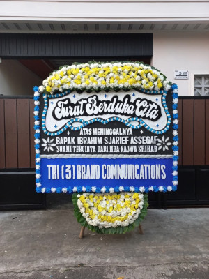 Papan Bunga Duka di Kayu Manis